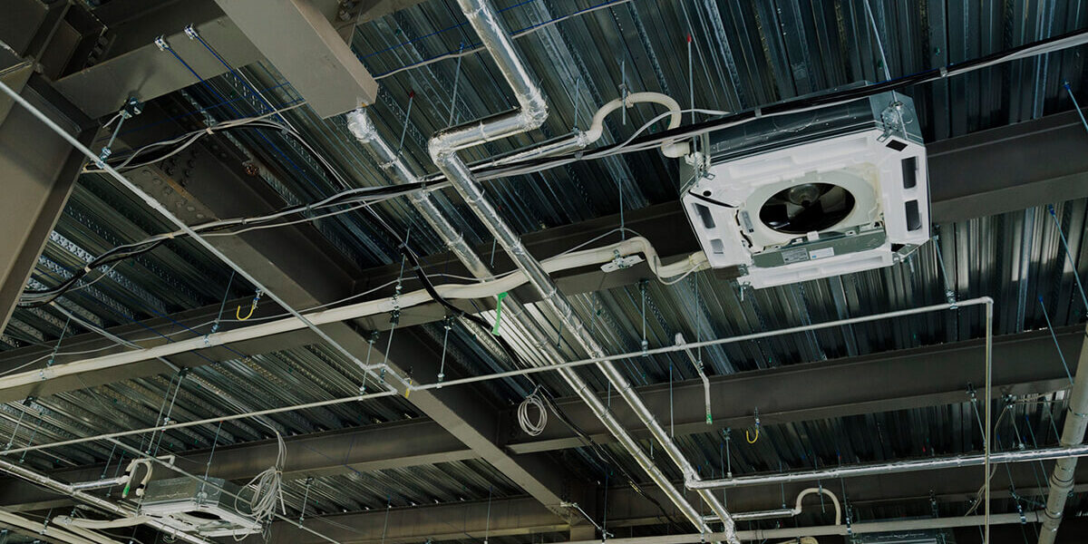 servicelife1 業務用エアコンの寿命は?京都での耐用年数と買い替え