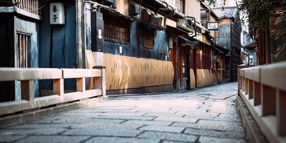 京都で業務用エアコンを導入する完全ガイド：気候・補助金・業者選びで失敗しない戦略